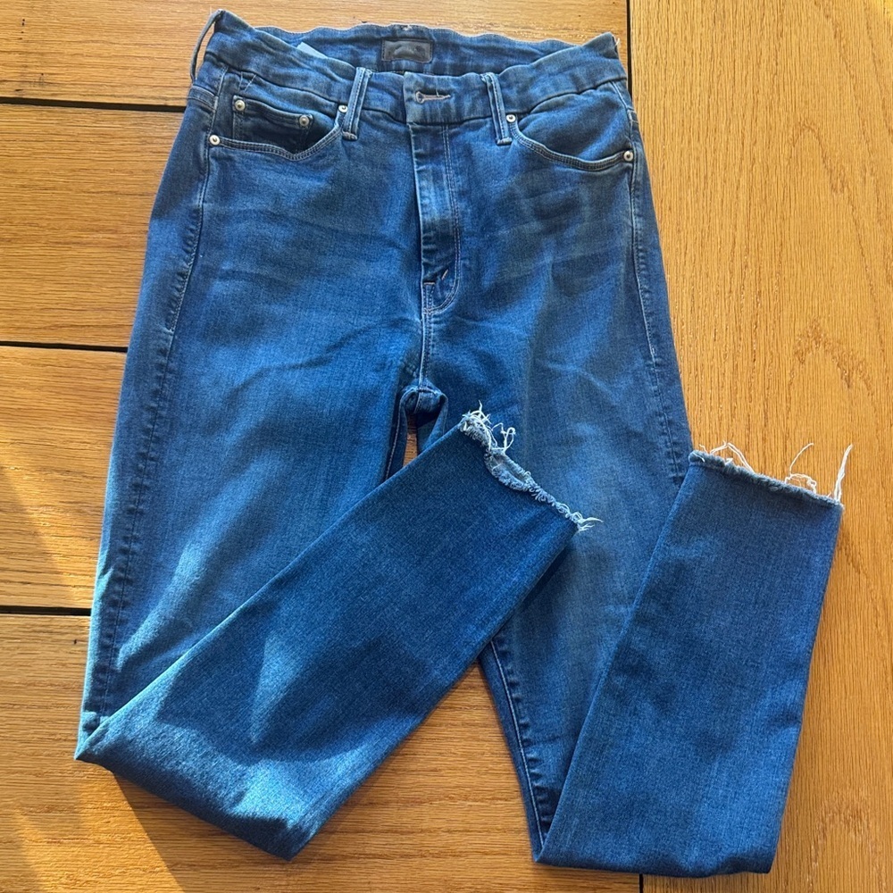 MOTHER High Waisted Looker Ankle Fray Jeans in Blue size 27 - Picture 6 of 7